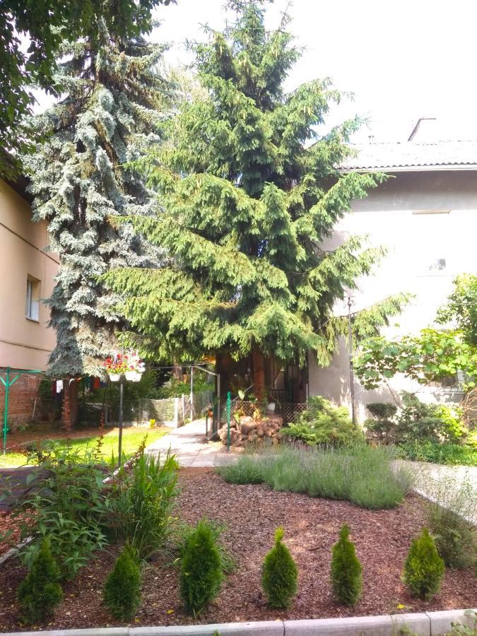 Apartment On Zaliznychna Львов Экстерьер фото