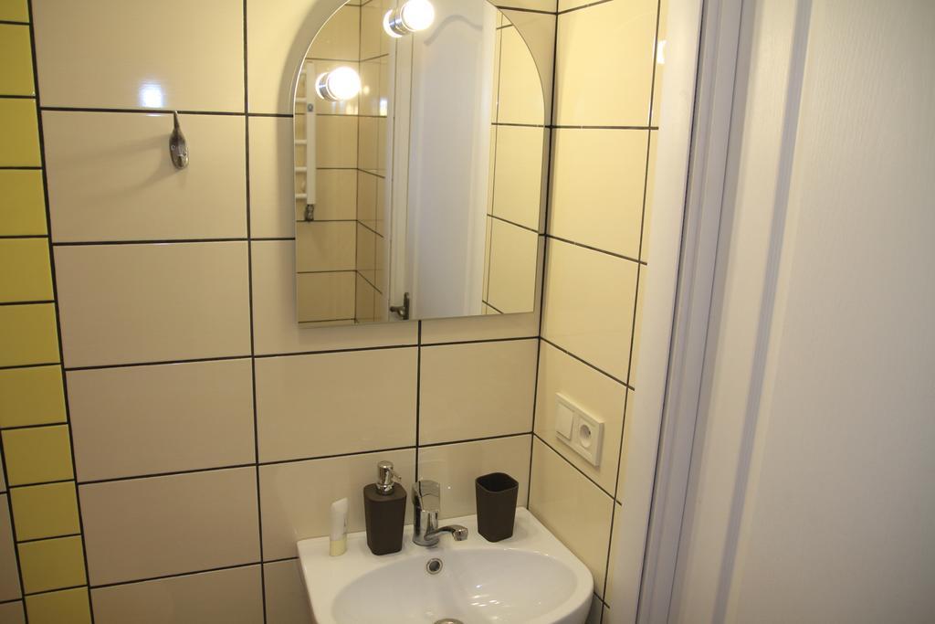 Apartment On Zaliznychna Львов Экстерьер фото